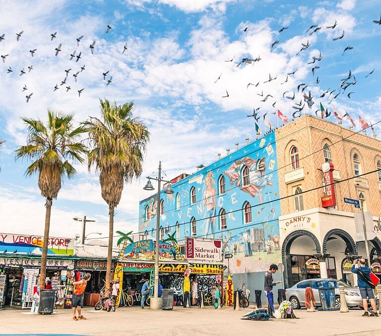 The 5 Closest Hotels to Venice Beach